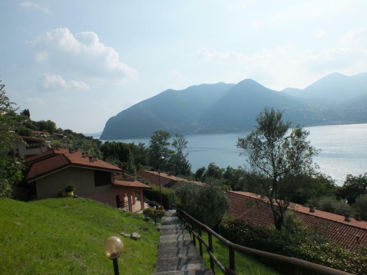 App. Monte Isola Vista Panoramica Villa Luaran gambar